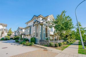 Complete View of the Avenue